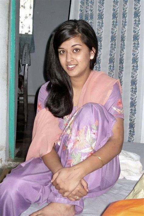 indian girl showing her pussy